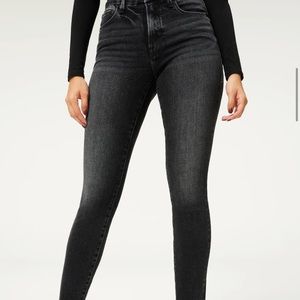 Good American distressed, black gray jeans size 15. Excellent condition.